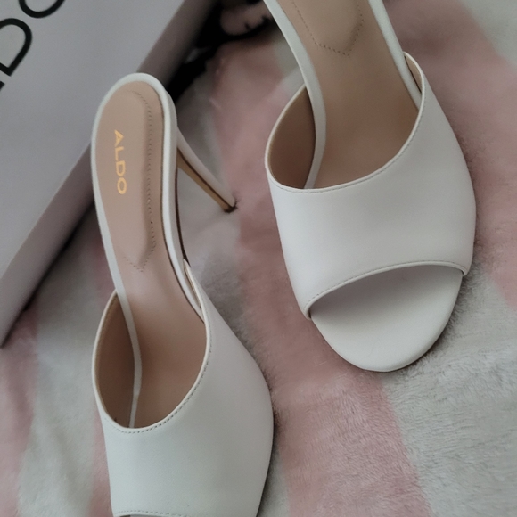 Brand new ALDO sandals - Picture 2 of 3